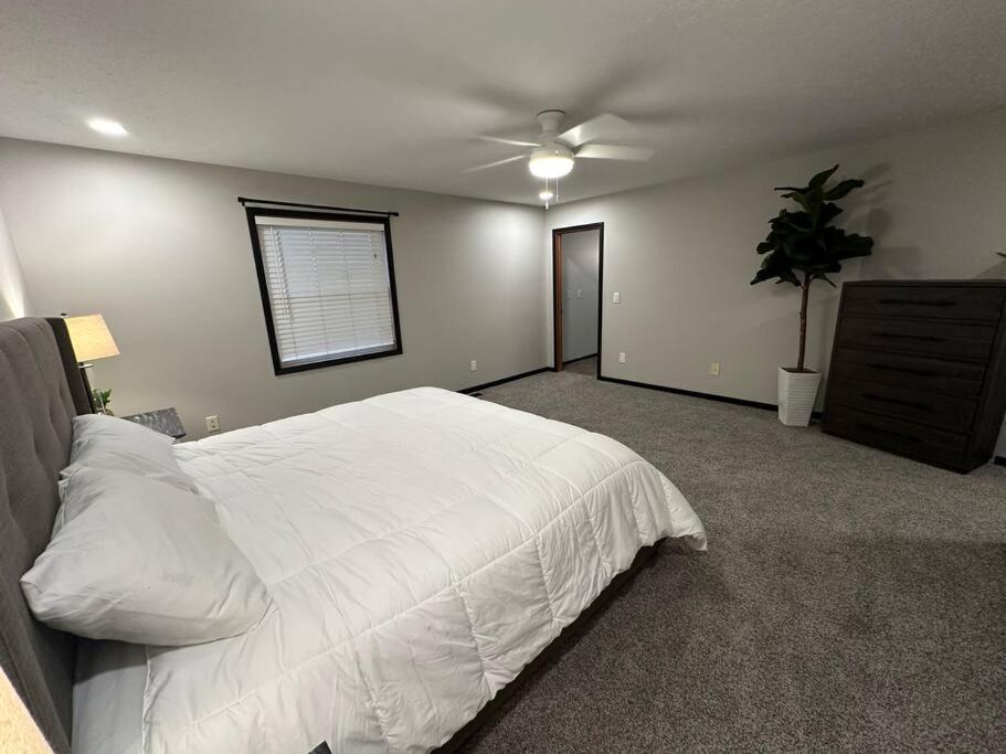 Inviting 3 Bed 2.5 Bath Townhome In Wadsworth Esterno foto